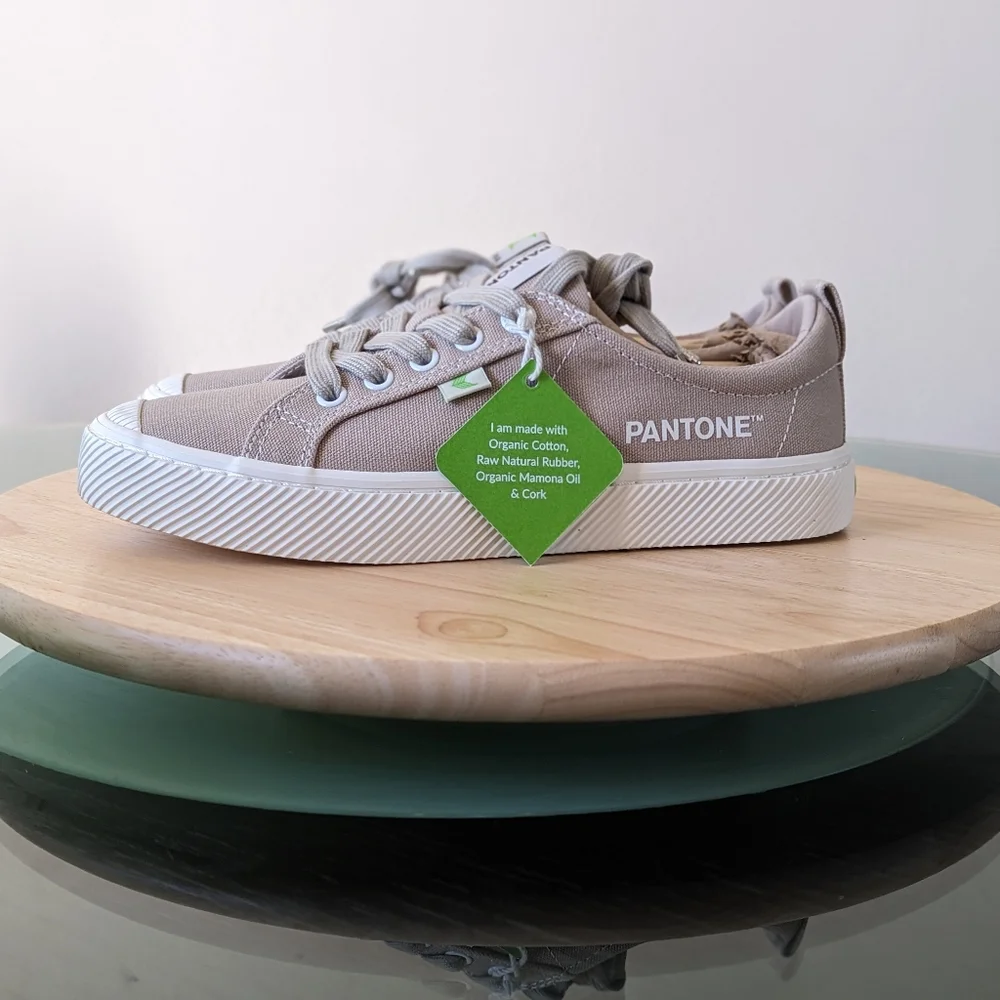 NWT Cariuma × Pantone Plaza Taupe Canvas Sneakers - Size M 6.5/W 8 - Picture 3 of 4